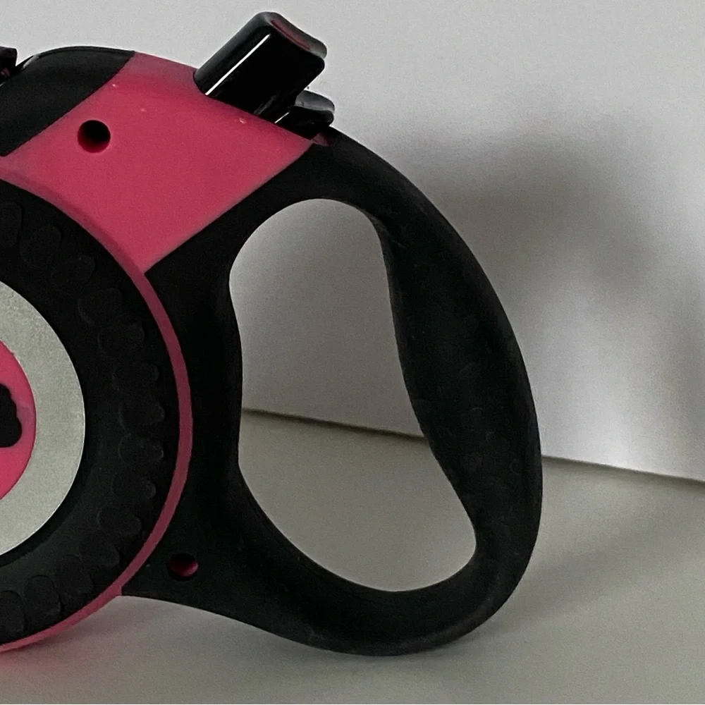 KONG Retractable Dog Leash Up To 55 Pound Dog 15 Feet Long Small Medium Pink
